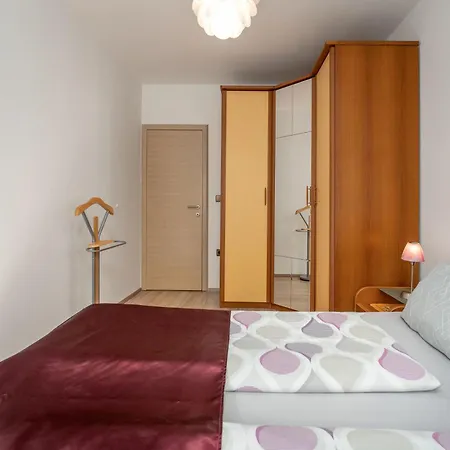 Apartment Ap 3, Nur 500 Meter Vom Zentrum Funtana